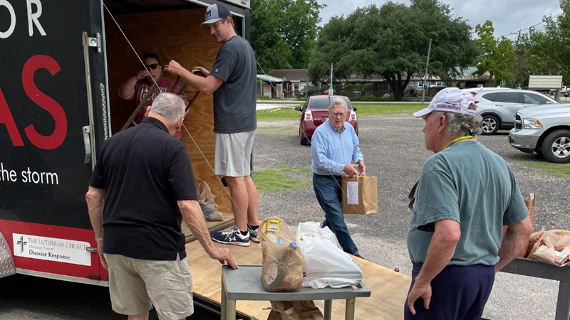 Food Drive Supports Students at Home this Summer